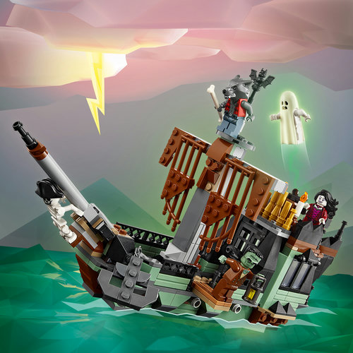 LEGO 31167: segundo modelo do 3-em-1, Navio Pirata Fantasma com canhão, mastro caído, fantasma sobre o convés e Lobisomem segurando osso